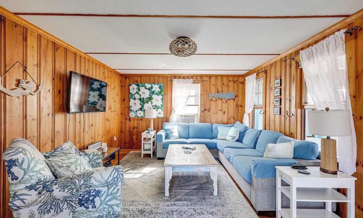 Humarock Cottage | 1 Block to Humarock Beach: Dog-Friendly Cottage