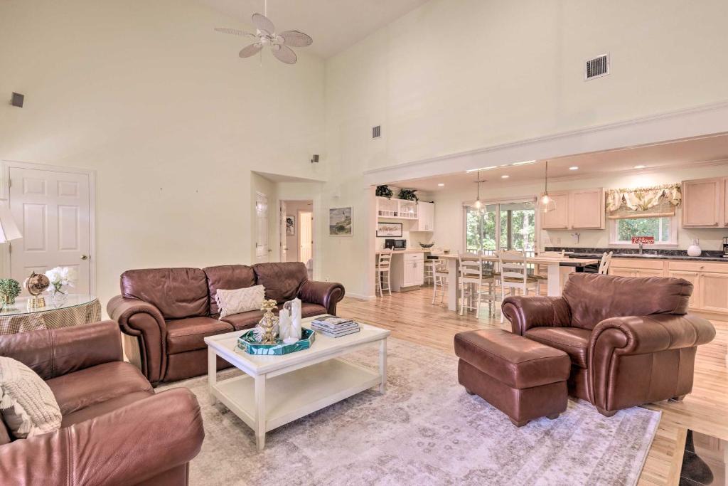 Jamesport House | < 1 Mi to Beach: Luxury North Fork Retreat w/Deck