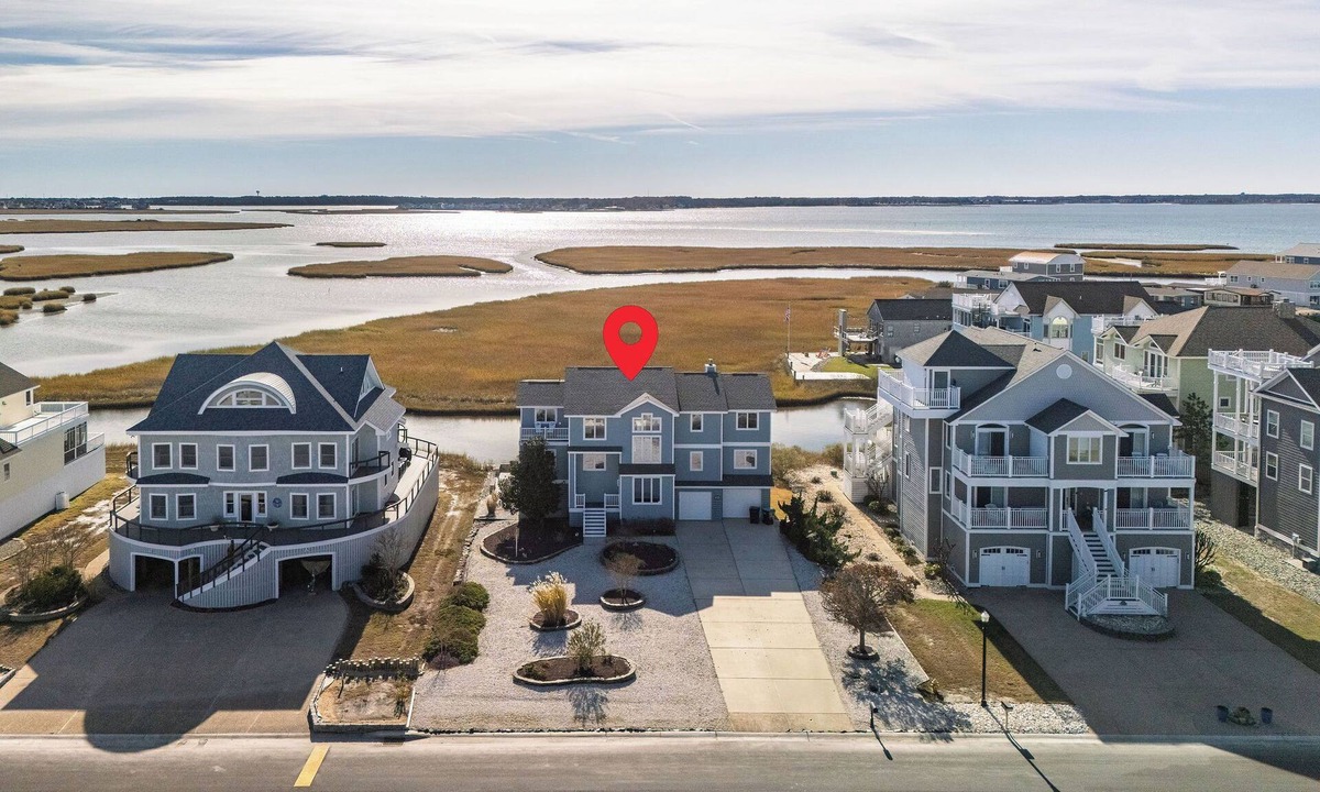 Bethany Beach House | 10 S. Shore Dr. Bethany! Waterfront home with panormic views!