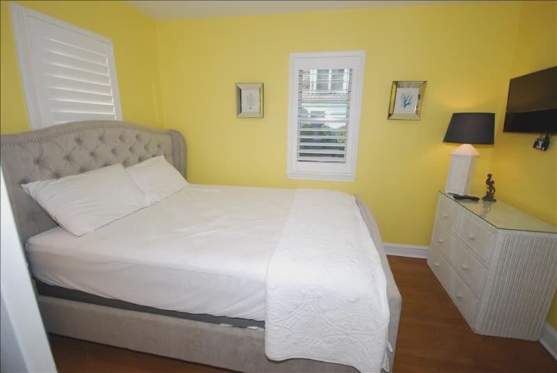 South Rehoboth House | 103 Rodney St - Seven Bedroom House, Sleeps 18