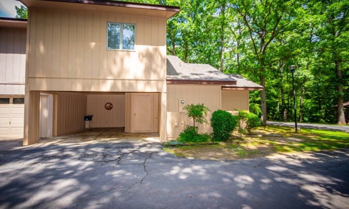 Hot Springs Village House | 10378 - 27 Turquesa Place