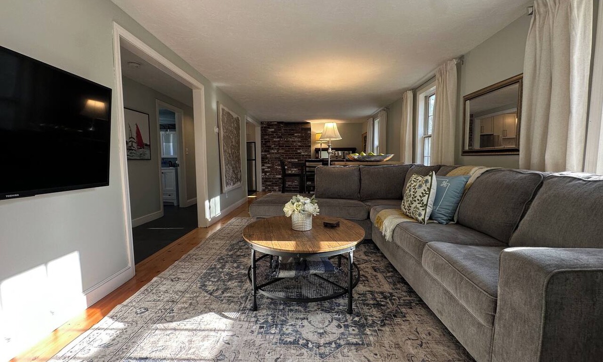 Norwell Apartment | 12 Mins from Beach - A Quiet, Immaculate space