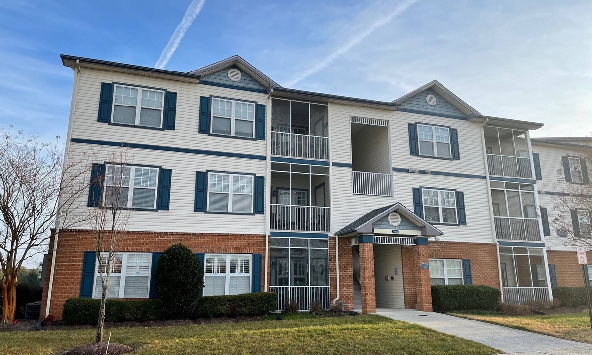 Villages of Five Points Condo | 17063 S. Brandt St. unit 4207-Village of Five Points, pet friendly condo!