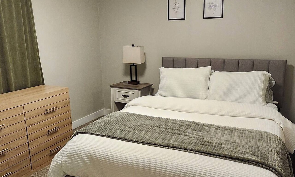 Huntsburg Apartment | 2 bedroom apartment in the beautiful Middlefield countryside!