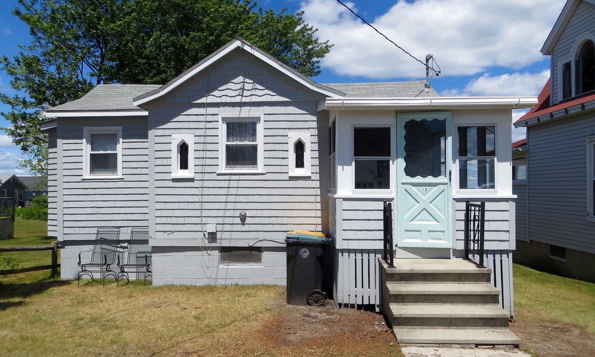 Pine Point Cottage | *2 Bedroom Pine Point Beach Cottage* With Marsh Views!