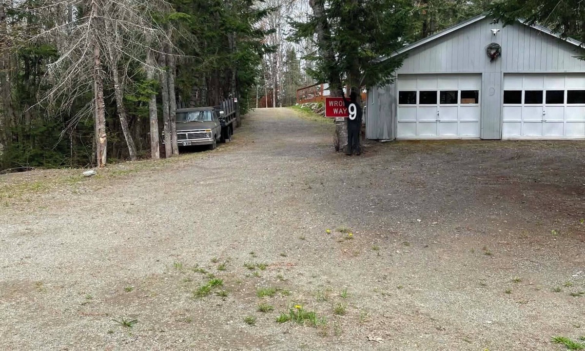 Jackman House | 2 bedroom private custom built home with loft.