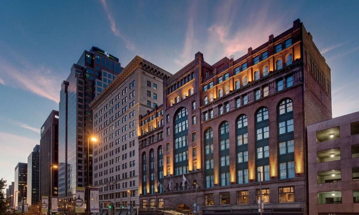Gateway District Hotel | 2 Connecting Suites at a 4⭐️ Hotel