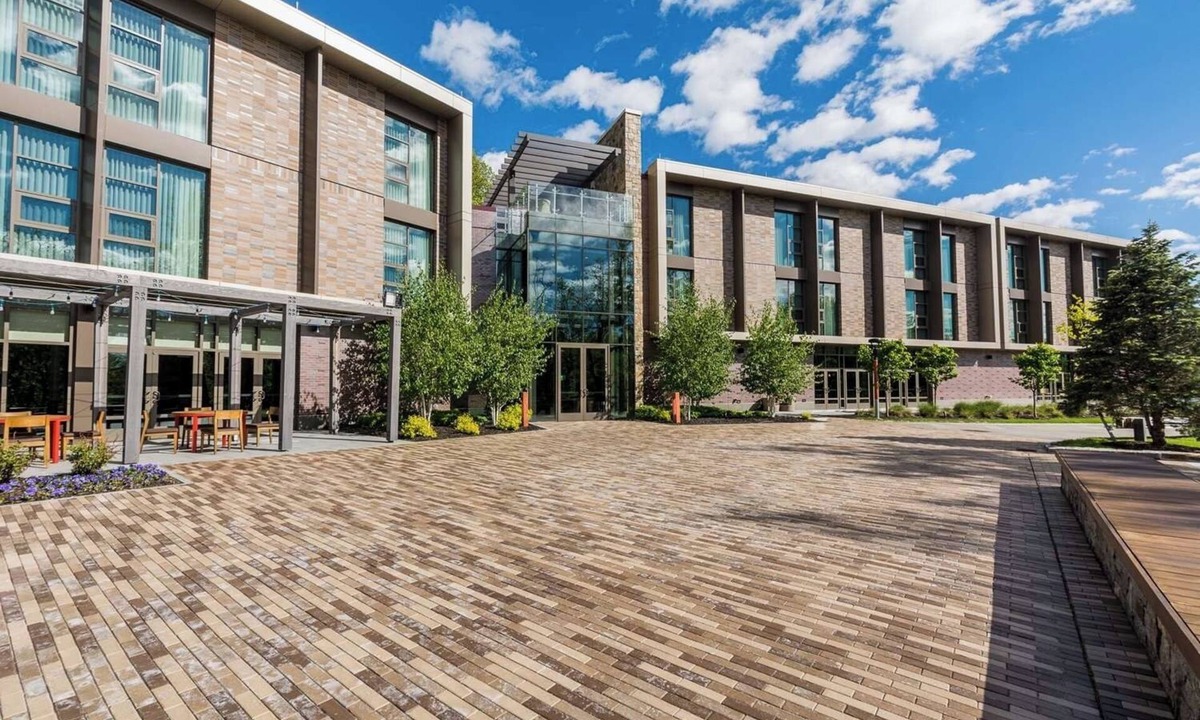 Ossining Hotel | 2 Double Rooms | Boutique Lodging Perfect for Couples and Leisure Trips