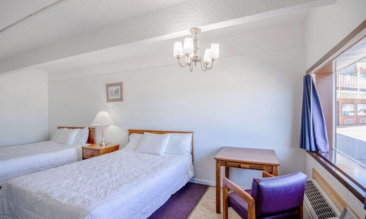 Osborne Apartment | 2 Queen Beds|Non-Smoking
