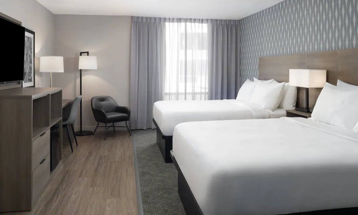 Prudential - St. Botolph Hotel | 2 Relaxing Rooms w/Free Breakfast | Steps to MBTA Prudential