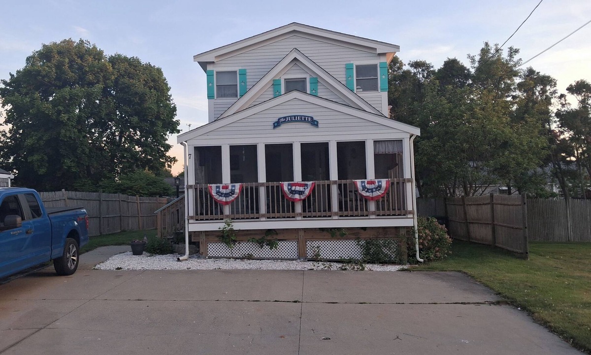 Ocean Bluff-Brant Rock House | 2 Story Beach House with full screen porch - Short walk to beach