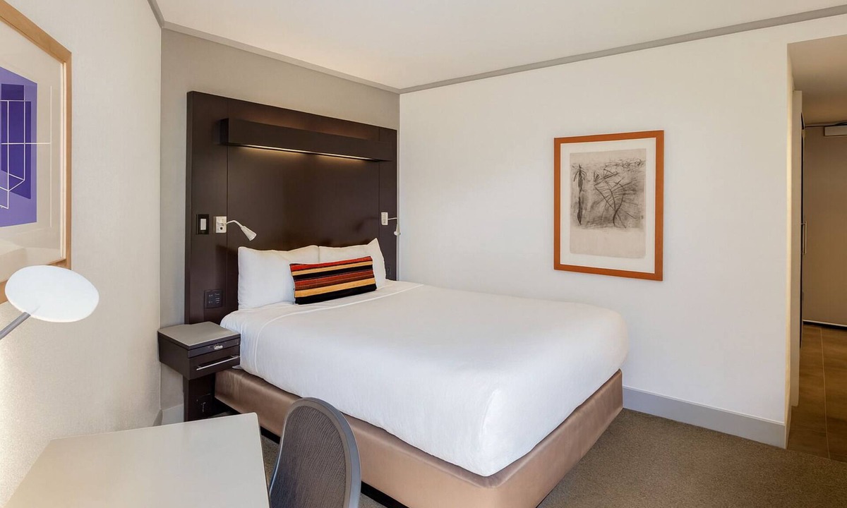 East Cambridge Hotel | 2 Studios Suite | King Beds | Near MIT Cambridge