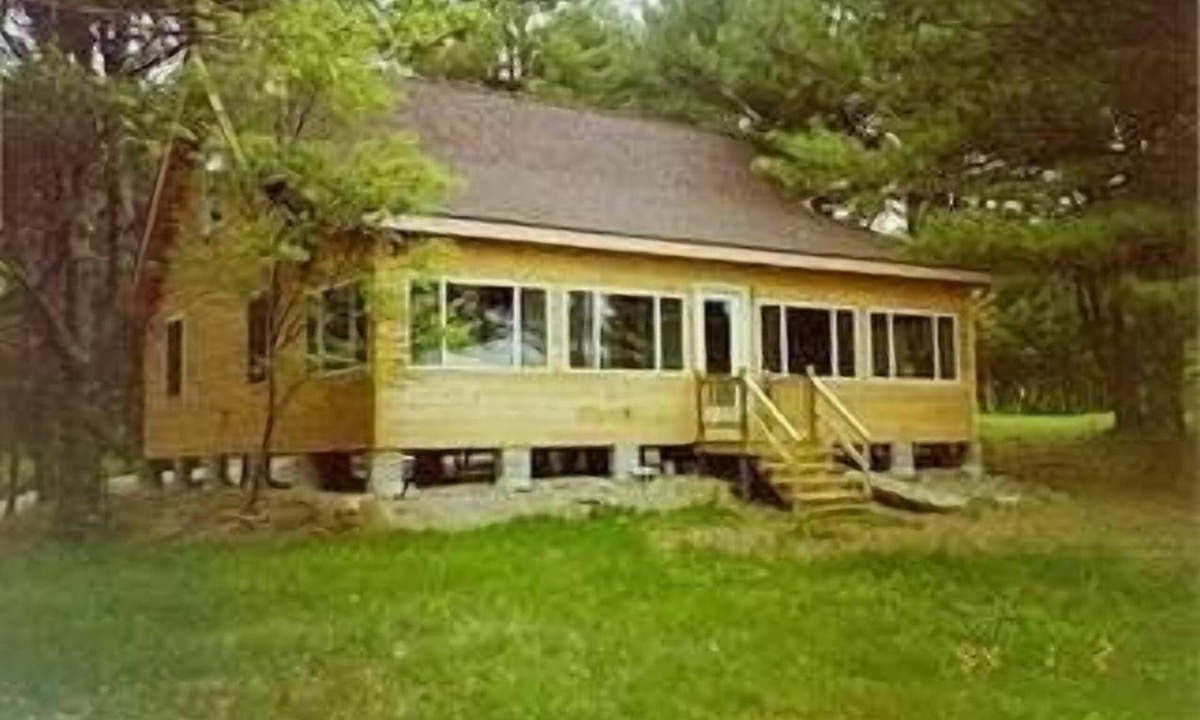 Ellsworth Cottage | 2004 Cottage, Secluded Lakefront on 350 Acres