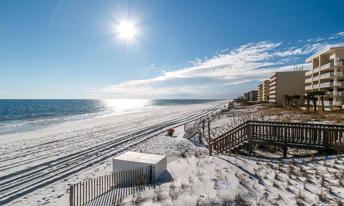 Fort Walton Beach Condo | 202 Tropical Isle Studio Suite- Steps to Beach! JULY SALE