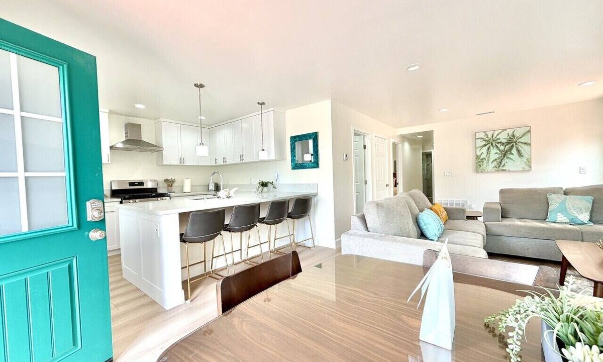 Mission Beach Apartment | 2026 NEW remodel coming soon. Mermaid`s Cove, Nestled between Beach and Bay!