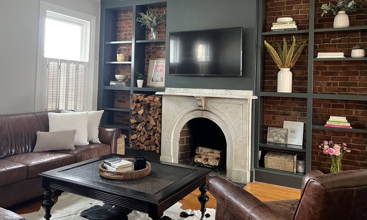 Thompson Square - Bunker Hill Condo | 2B+/2B duplex with private roof deck and city view! (Charlestown, MA)