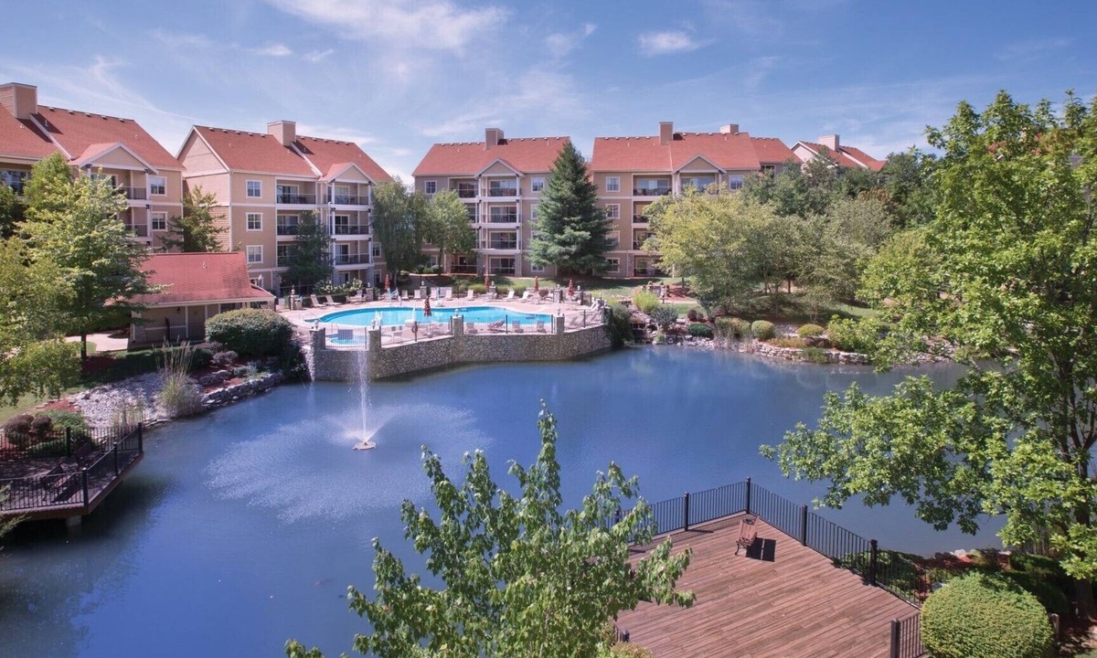 Table Rock Hotel | 2BD Deluxe/Branson - w/Pools, Barbecue, Gym!
