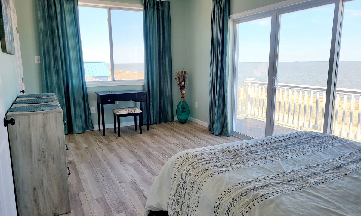 Broadkill Beach Condo | 2BR condo, 2nd floor. FREE kayaks and bikes. Hot Tub and Sauna - extra fee.