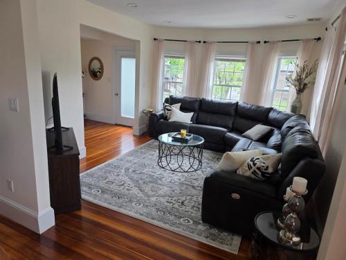 Braintree Apartment | 2StoryApt South of Boston Spacious and Convenient