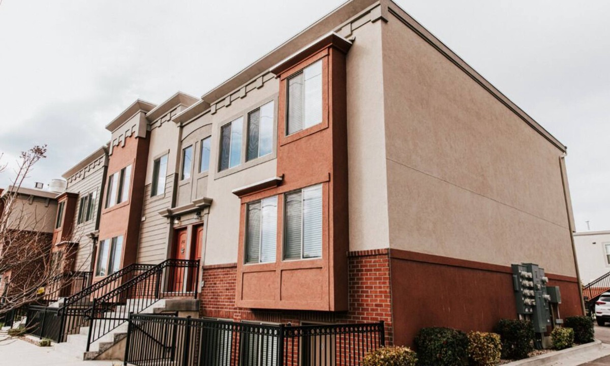 Central Business District House | 3 Bed/2 Ba 2 Car Garage Getaway in the Heart of Provo