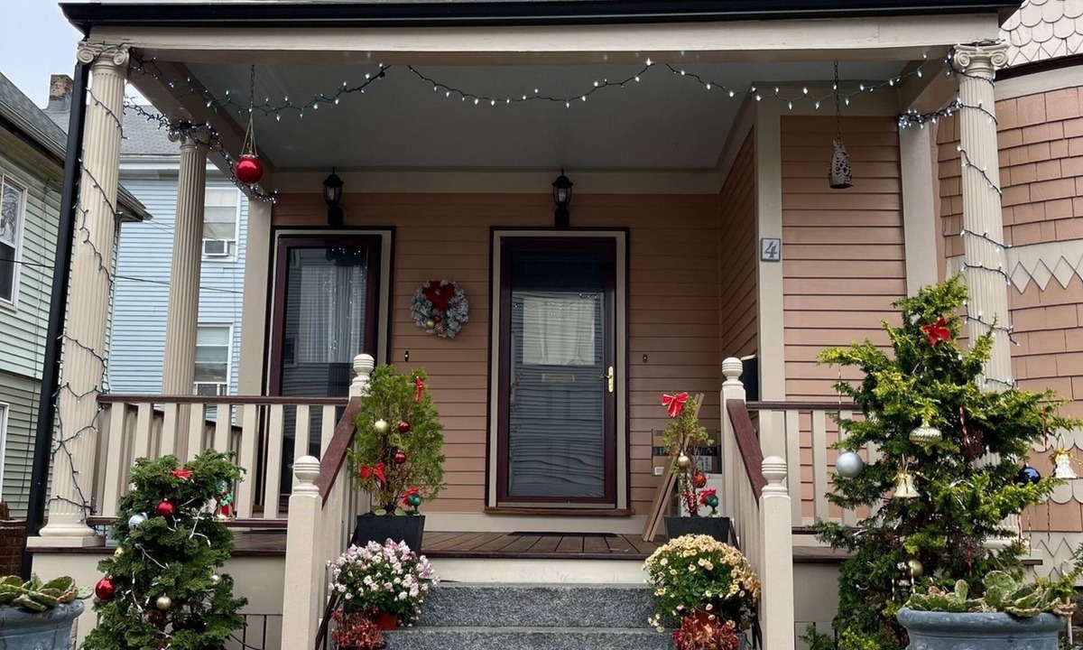 Egleston Square Apartment | 3-bedroom 2 baths beautiful victorian with WiFi, AC