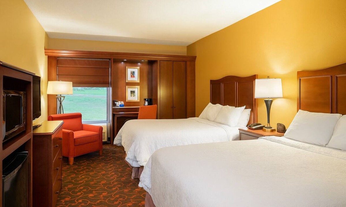 Carlisle Hotel | 3 Cozy Rooms with Free Breakfast – Ideal Location for Military Family Visits