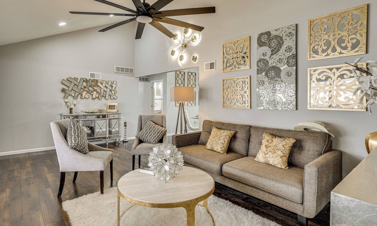Raytown House | 3 Mi Arrowhead Stadium! Group Getaway Near Events