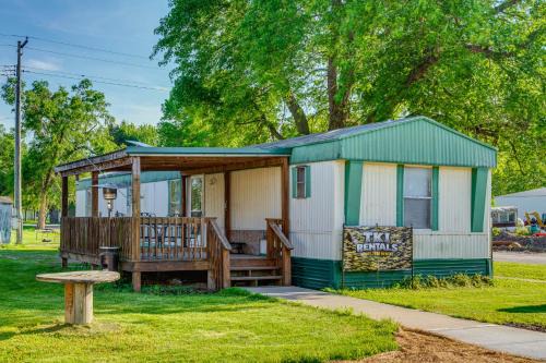 Sumner House | 3 Mi to Swan Lake! Hunting & Fishing Retreat