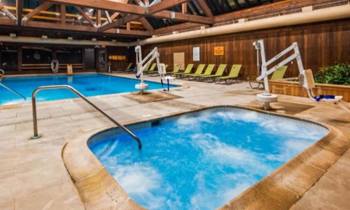 Southbury Hotel | 3 Rooms l Scenic Lakeside Getaway Near Southbury Nature Trails - 4 miles away