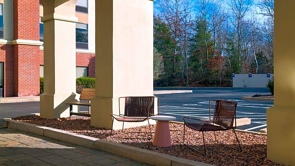 Smithfield Hotel | 3-Star Hotel ∙ Hampton Inn & Suites Providence/Smithfield