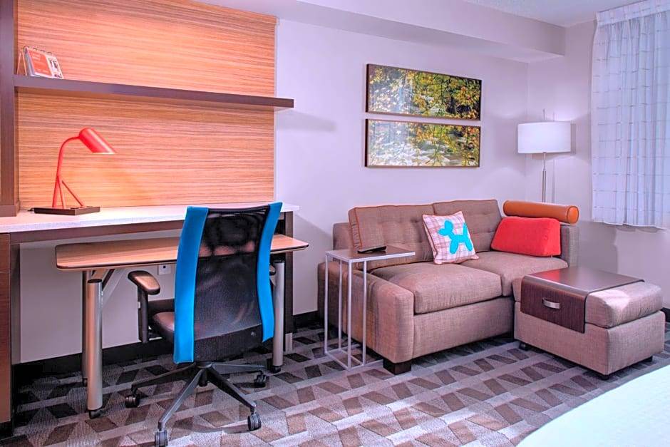Parkersburg Hotel | 3-Star Hotel ∙ TownePlace Suites by Marriott Parkersburg