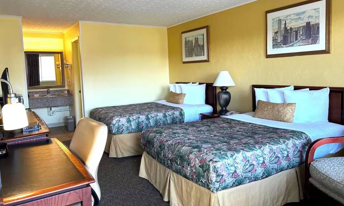 Logan Hotel | 3 Units | Logan Retreat | Hocking Hills Trails | Explore Waterfalls & Caves