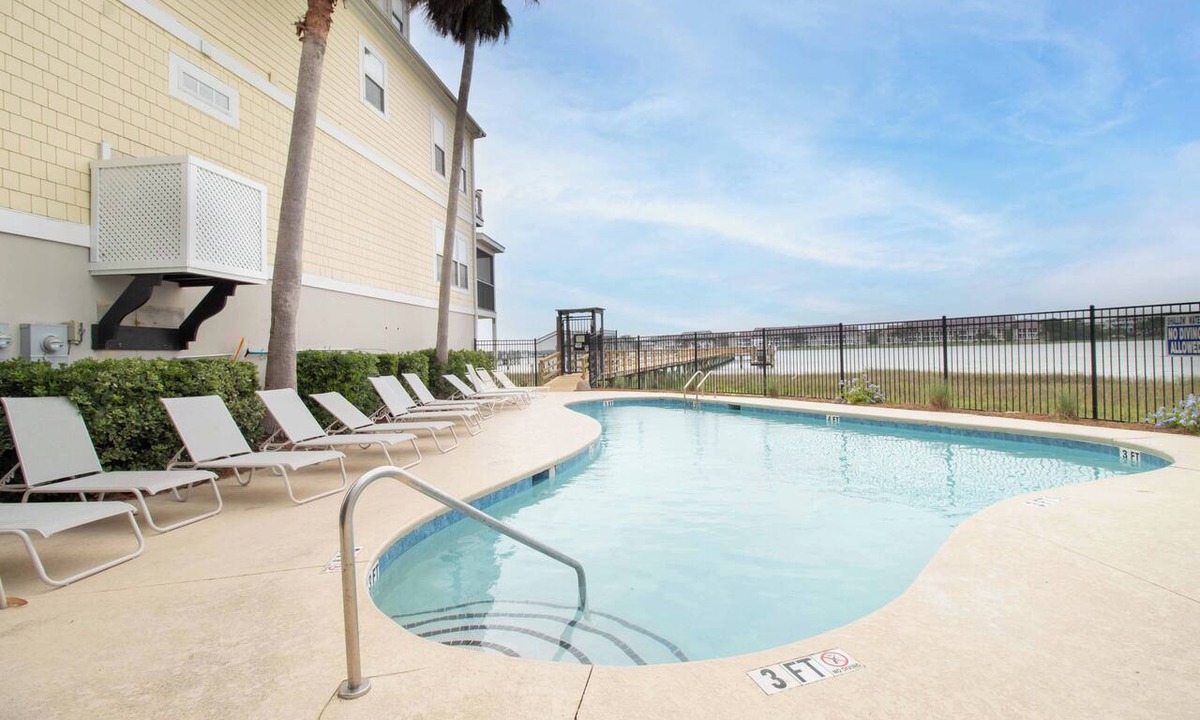 Waters Edge Condo | 3br/3ba River Views Pool and Dock Access~ River Walk
