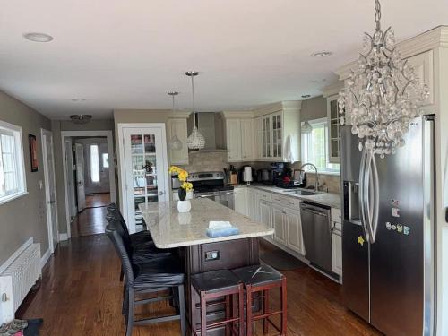 South Walpole House | 4 BD 2 Bath Walk To World Cup 2026 Gillette Stadium