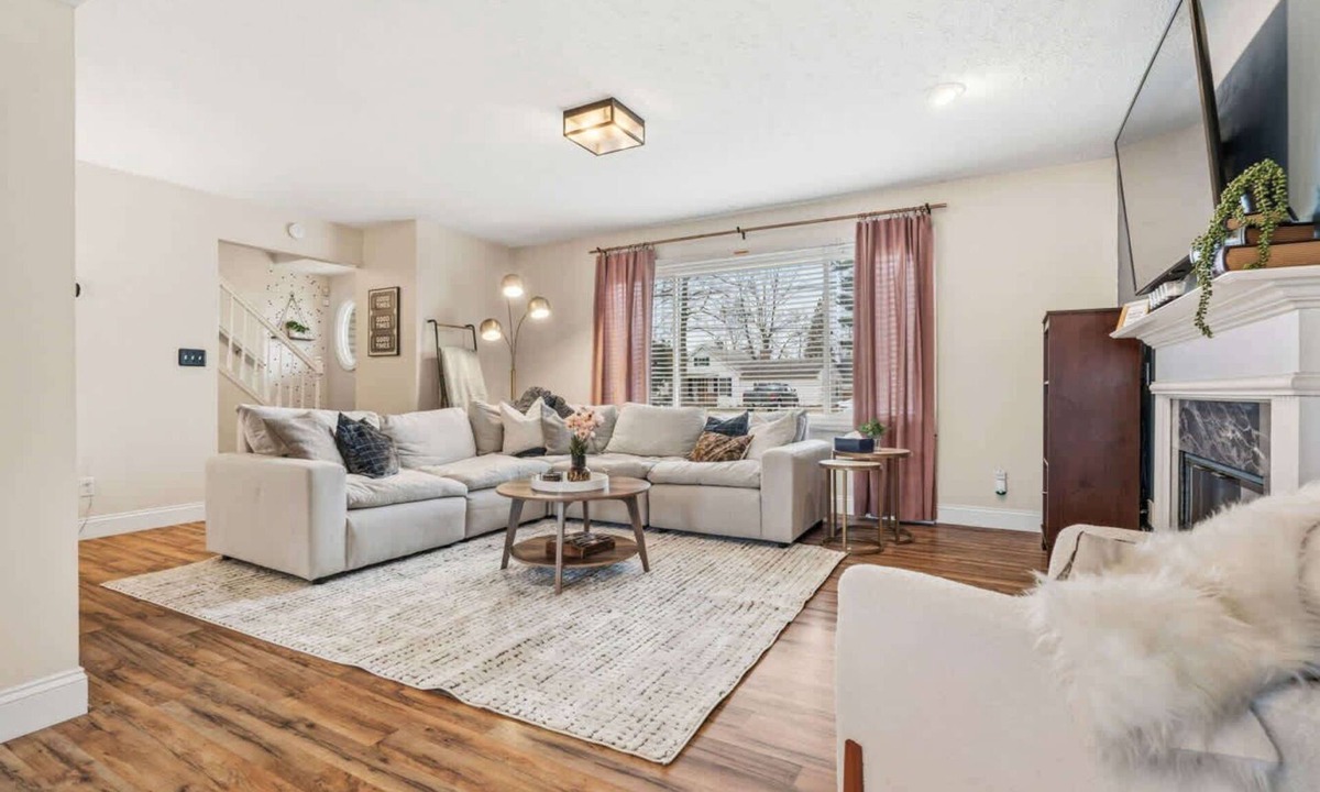 Northfield House | 4 BR - Hot Tub-Game Room-Near MGM-Sleeps 8