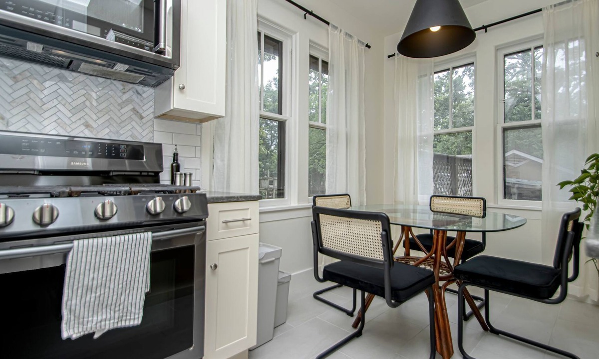 Heights House | ☀️ 4 BR Luxe Historic Villa est.1928 ☀️