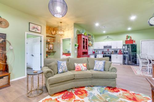 Guthrie House | 4 Mi to Lazy E Arena: Horse Lover's Haven w/Grill