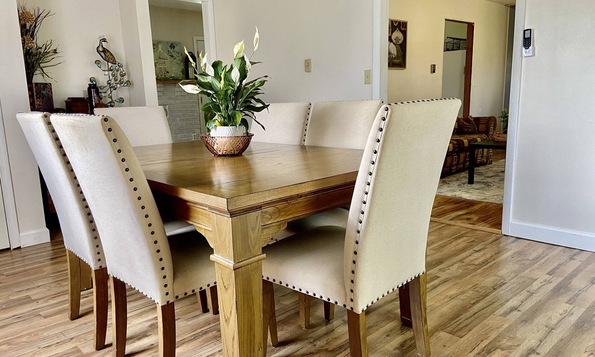Old Fields House | 4 Minutes from Moorefield! Pet Friendly! 3 Bedroom!
