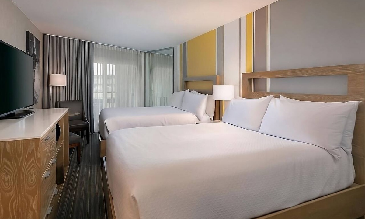 Mission Beach Hotel | 4 Units with Easy Access to Beautiful Beaches – Pacific Beach, Mission Beach!