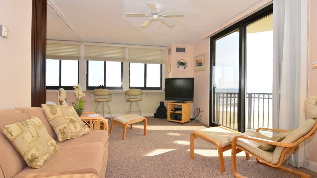 Rehoboth Beach Apartment | #413 Ocean Front Condo 1 Bedroom, 1 Bath, One Virginia Avenue, Rehoboth Beach DE