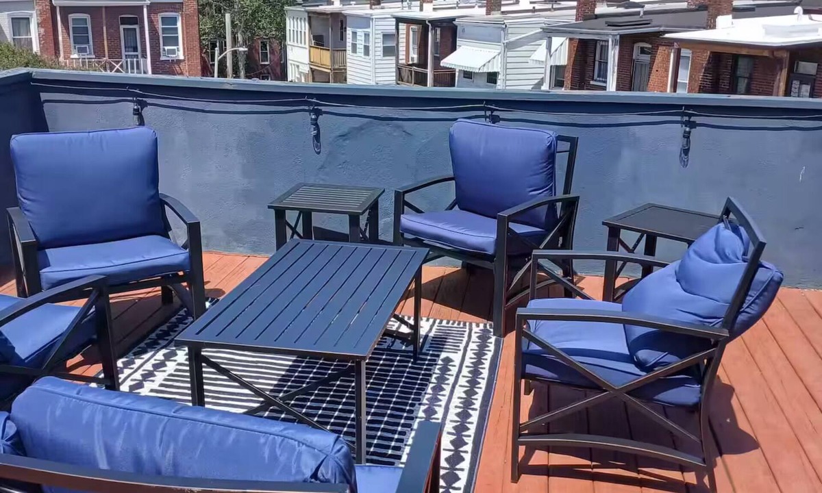 Bloomingdale House | 5 bed 5 bath 3 floors 2 kitchens parking 13 beds