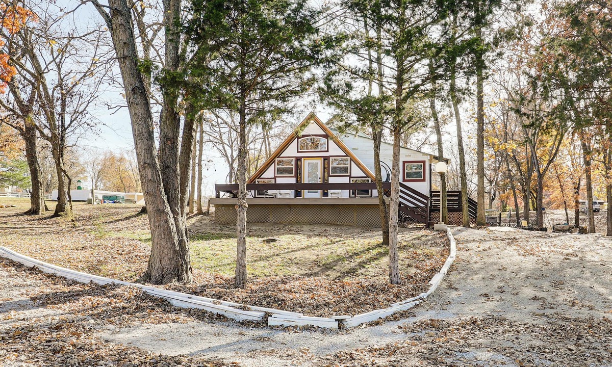 Lake Lafayette Cabin | 5 Mi to Old Odessa: Cabin w/Deck & Rural Views