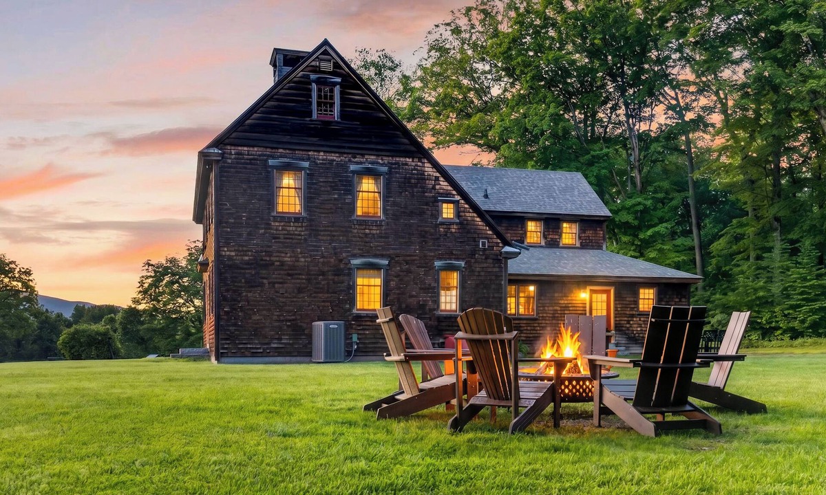 Ashley Falls House | 52-Acre Farmhouse Fire Pit + Outdoor Dining & Trails | Copper Kettle Farm
