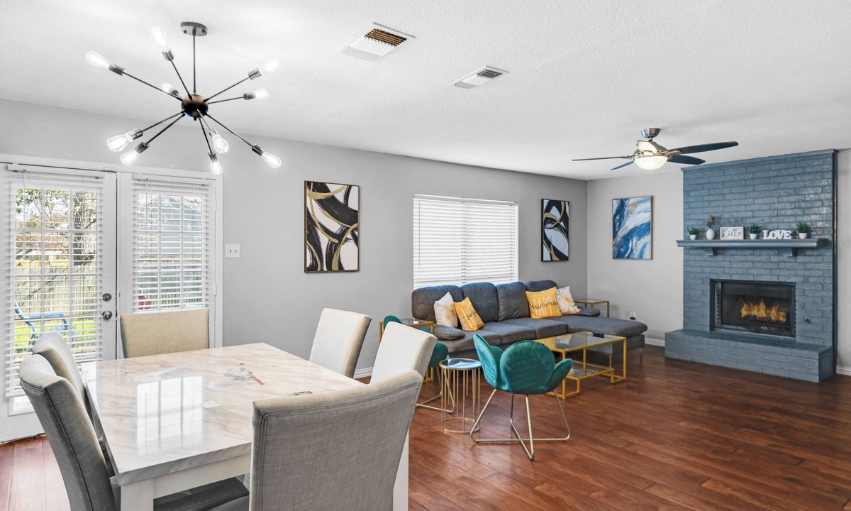Flower Mound House | 5BR 2.5BA Spacious house sleeps 16