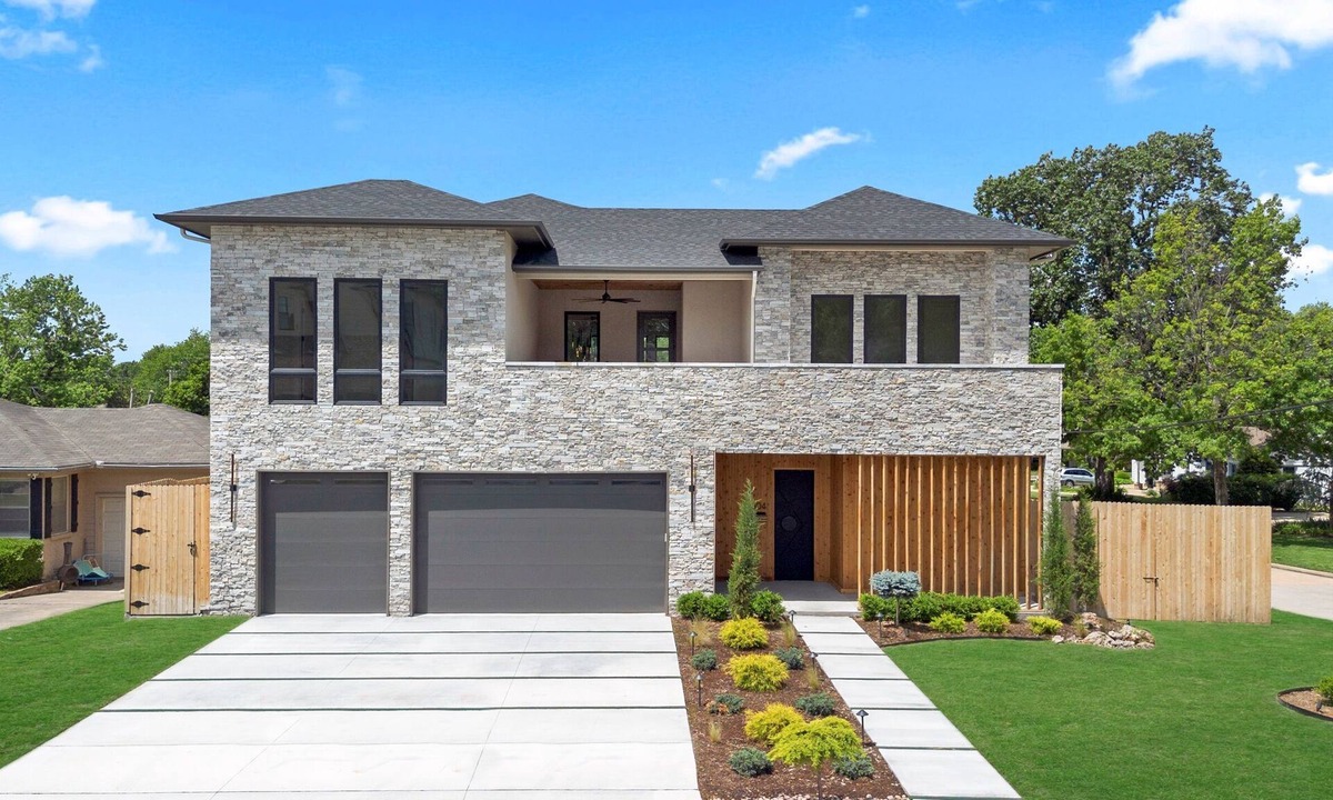 Tulsa House | 5BR Luxury Estate · Brookside · Pool + Hot Tub