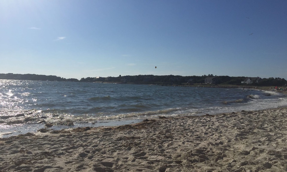 Silver Beach House | 6 Minute Walk To Private Association Beach ! Renovated Like New Home Sleeps 12