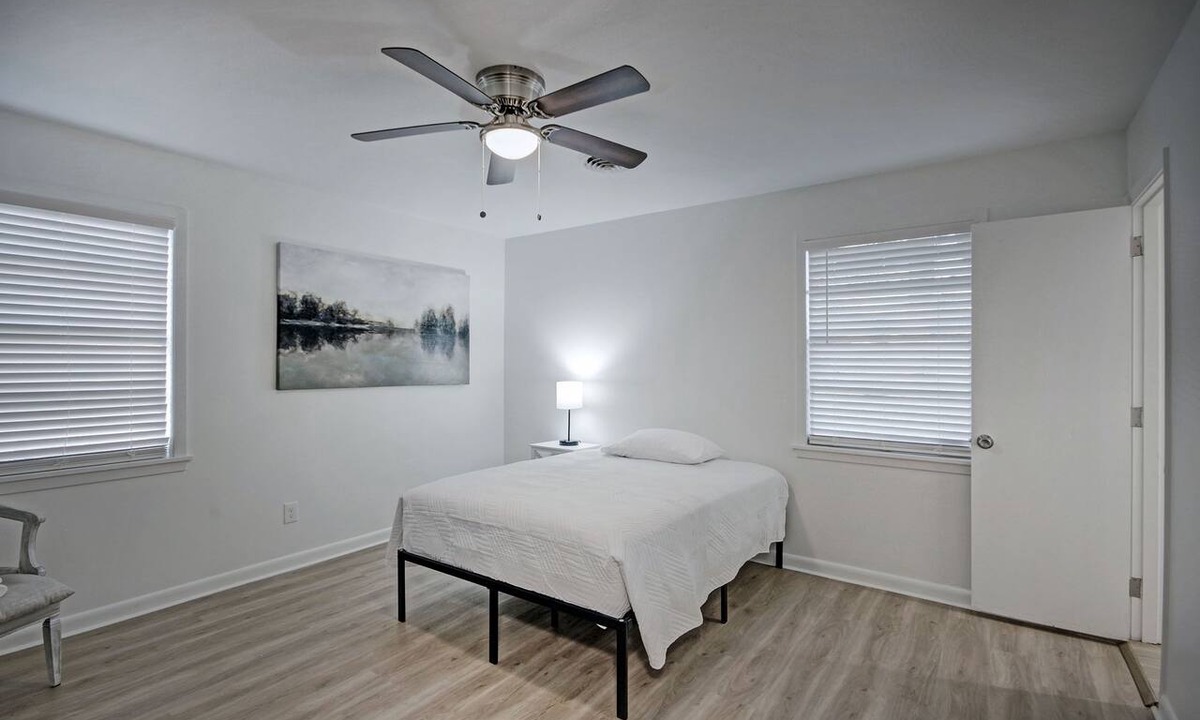 Tougaloo House | 6BR Workforce Stay Near I-55 & I-220