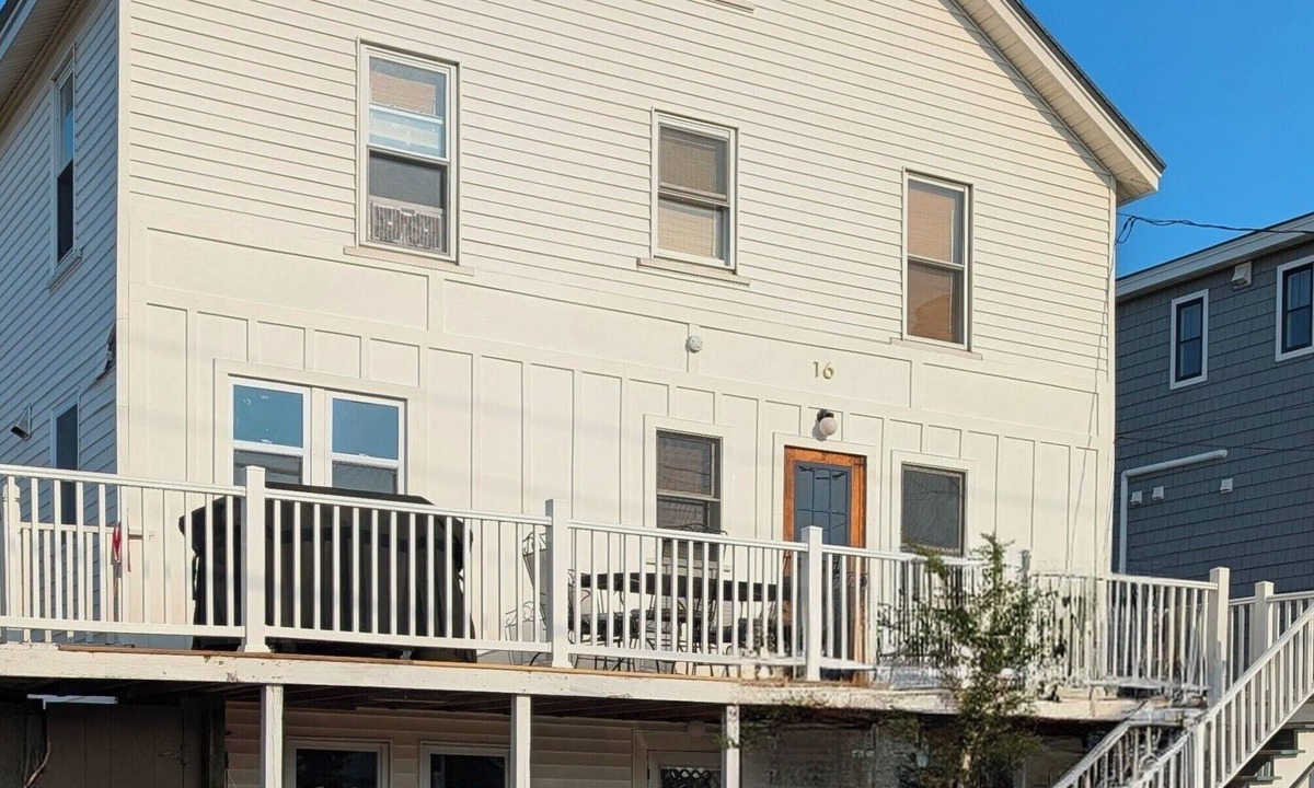 Seabrook House | 7-bedroom *Seabrook Beach location *Views of Hampton Harbor