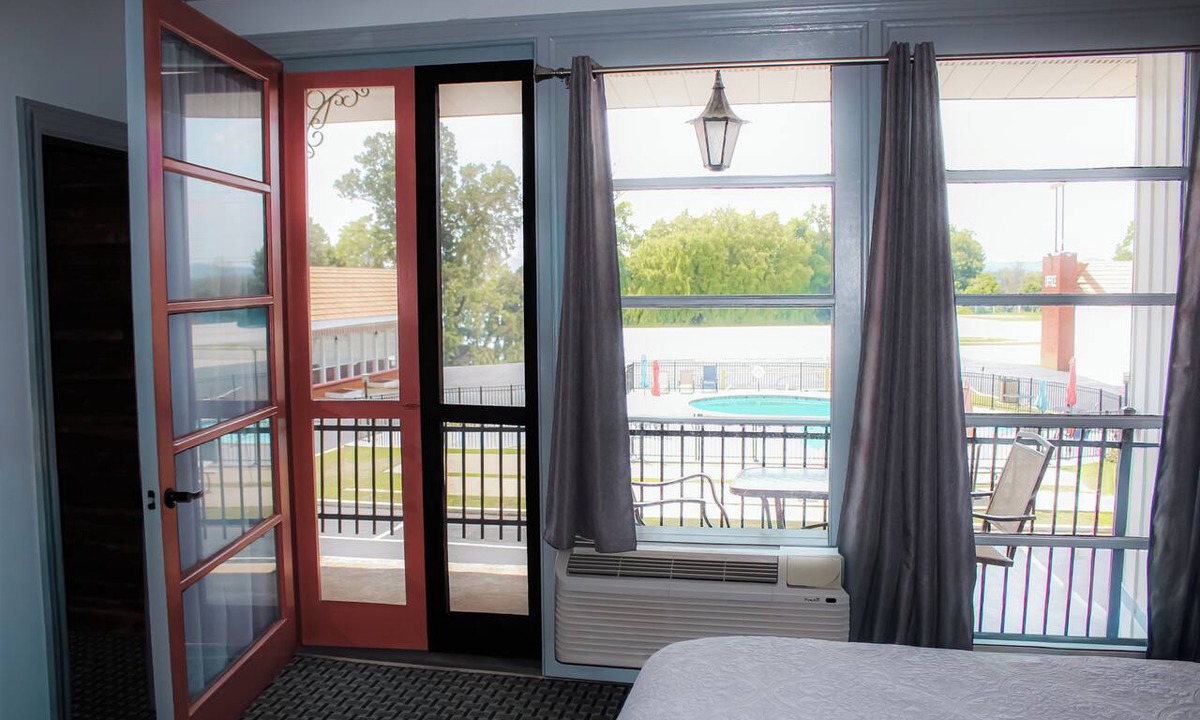 Burnside Hotel | 7 Gables Motel Burnside Near Somerset US 27