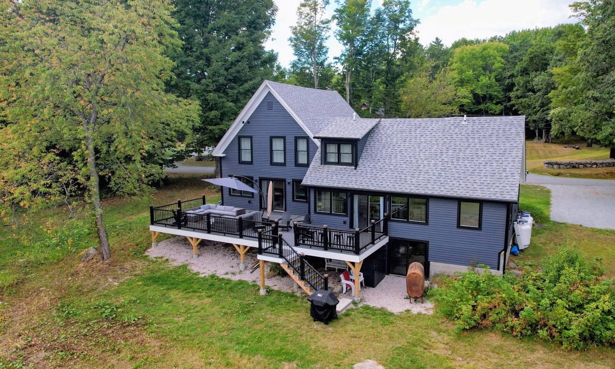 Bethlehem House | 9FR Renovated home with beautiful views, large yard, dogs welcome!